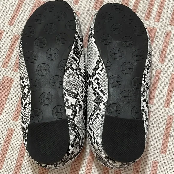 Tory Burch Snake Flats Size 8 black and white - Picture 12 of 14